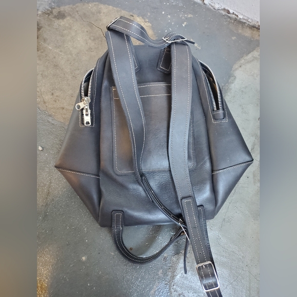 Genuine leather designer Ann Everett custom made backpack - Picture 7 of 7